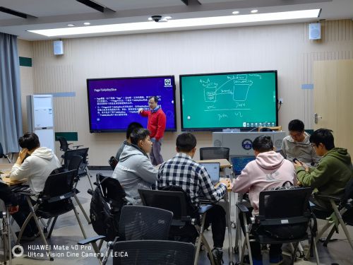 武漢大學鴻蒙課程引爆學生熱情，近400人選修并拓展社會經濟咨詢服務